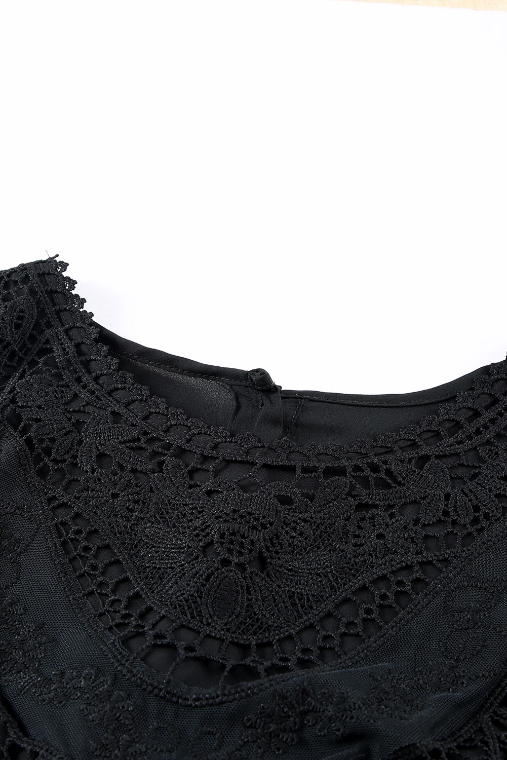 Casual Contrast Lace Crochet Button Back Sleeveless Shirt